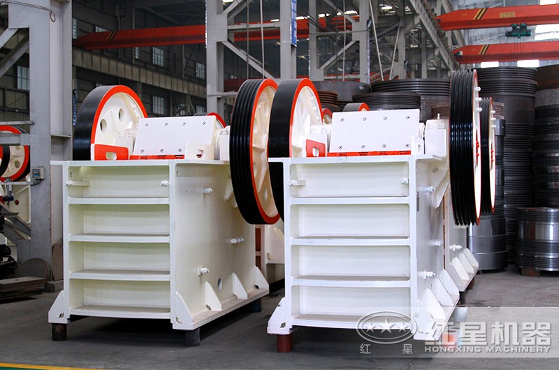 顎式破石機(jī)焊接機(jī)架結(jié)構(gòu)，牢固可靠